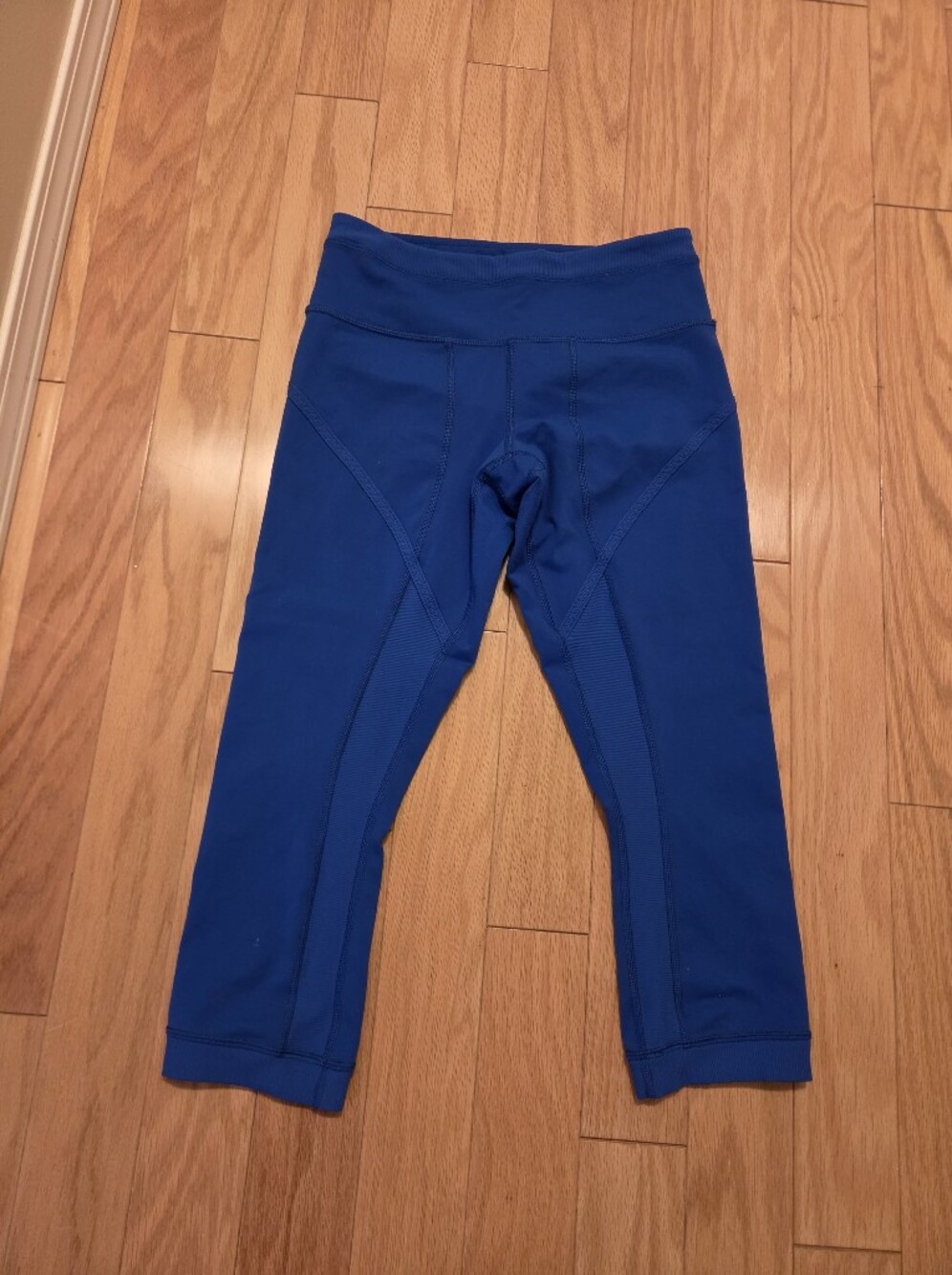 Lululemon Bright Blue Capri Leggings